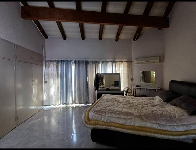 4 BEDROOM HOUSE FOR SALE IN FLORA GARDENS